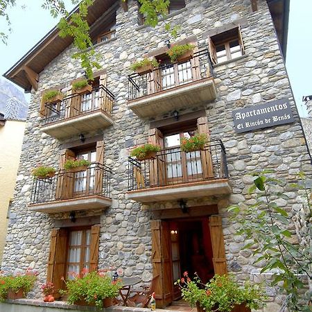 Apartamentos El Rincon De Benas Benasque Exterior photo