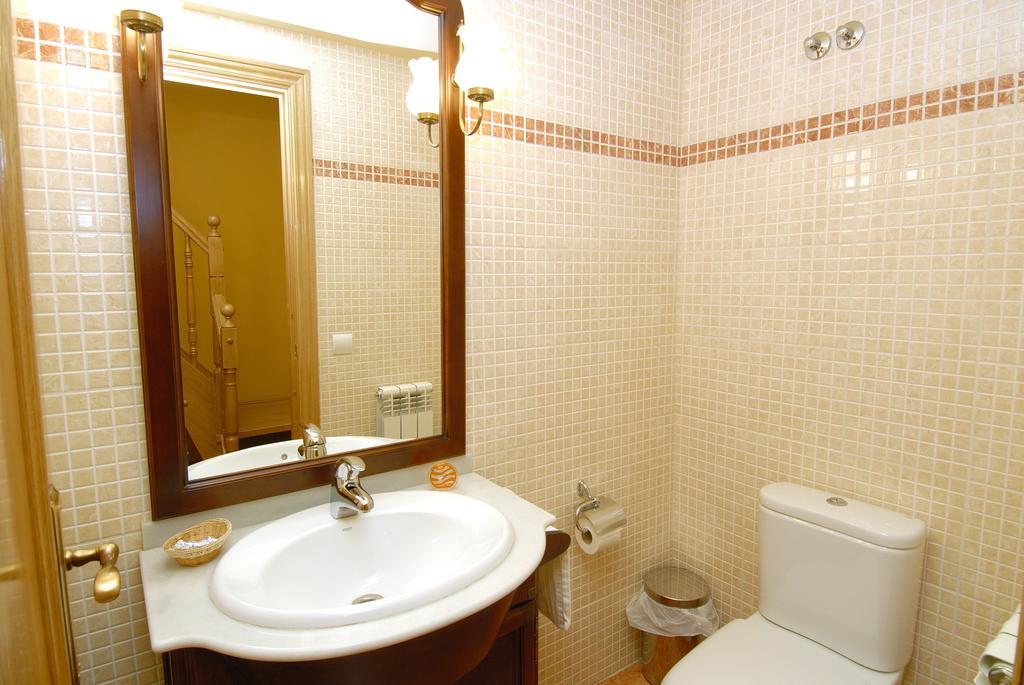 Apartamentos El Rincon De Benas Benasque Room photo