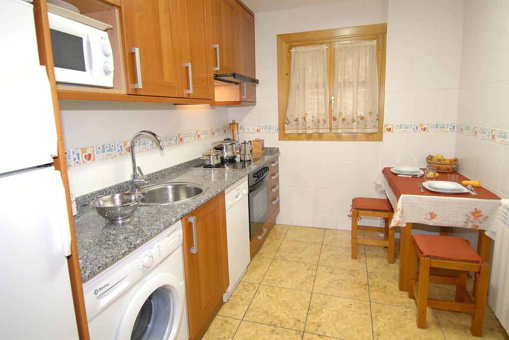 Apartamentos El Rincon De Benas Benasque Room photo