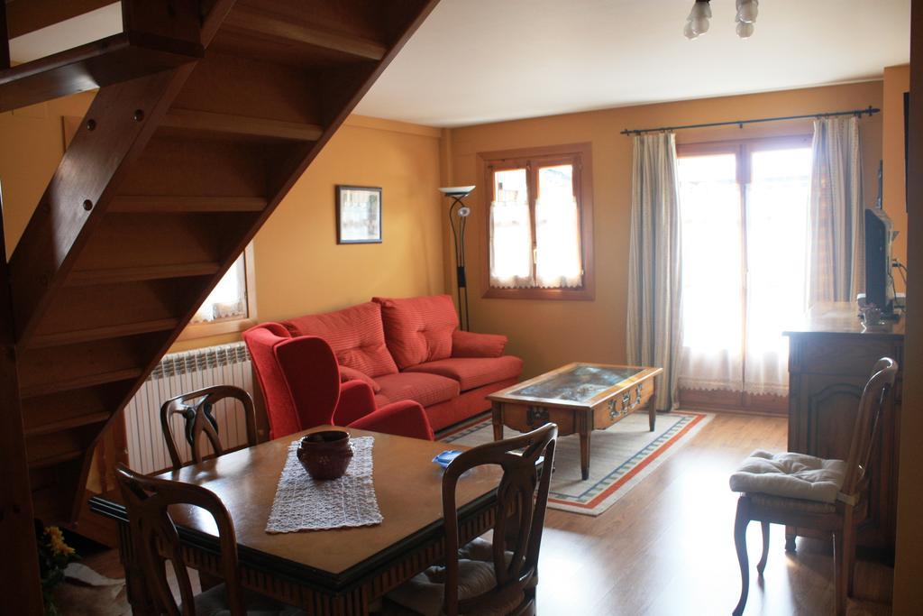 Apartamentos El Rincon De Benas Benasque Room photo